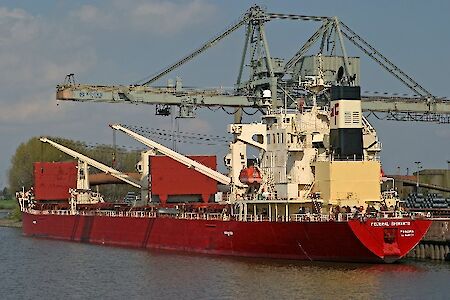 Port of Hamburg Vessels 